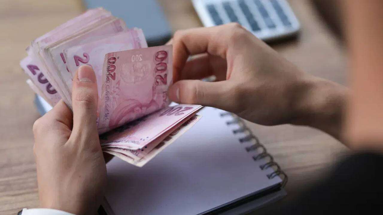 SSK ve Bağ-Kur'luya ek 1 maaş yatacak: Başvuru şartı ve tarih açıklandı, işte hane hane ödenecek kalemler! 3